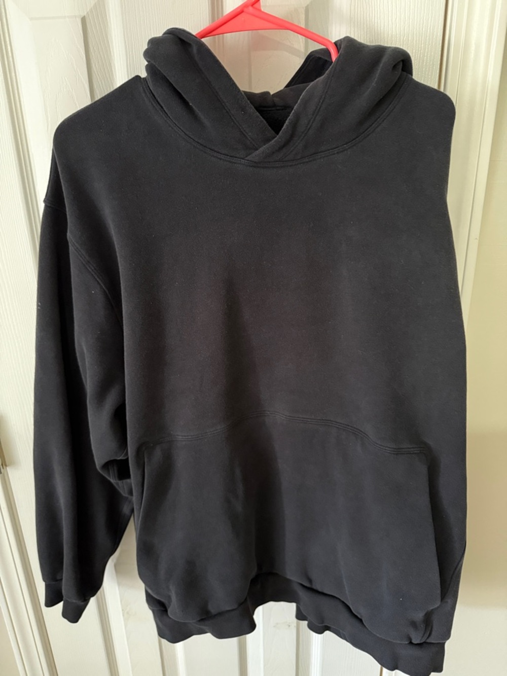 Men’s Lululemon Black Hooded Sweatshirt